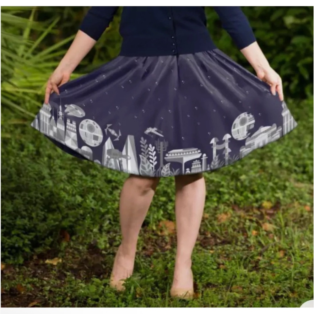 Her Universe Star Wars Saga Navy Skater Skirt with Scenes Women’s Size M